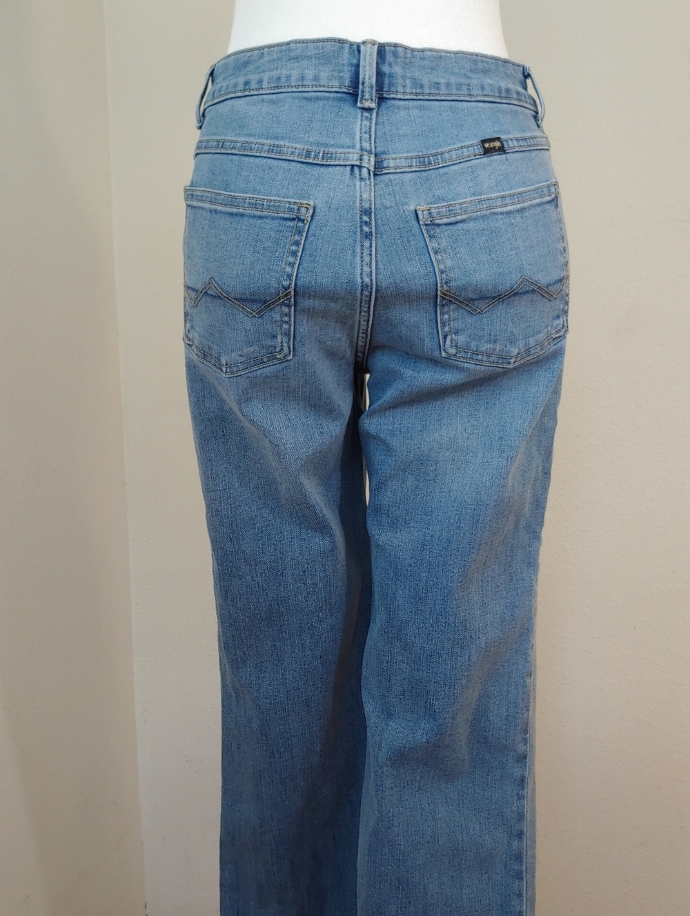 Wrangler Women's Bootcut Light Blue Denim Jeans Size 4 - Picture 14 of 16
